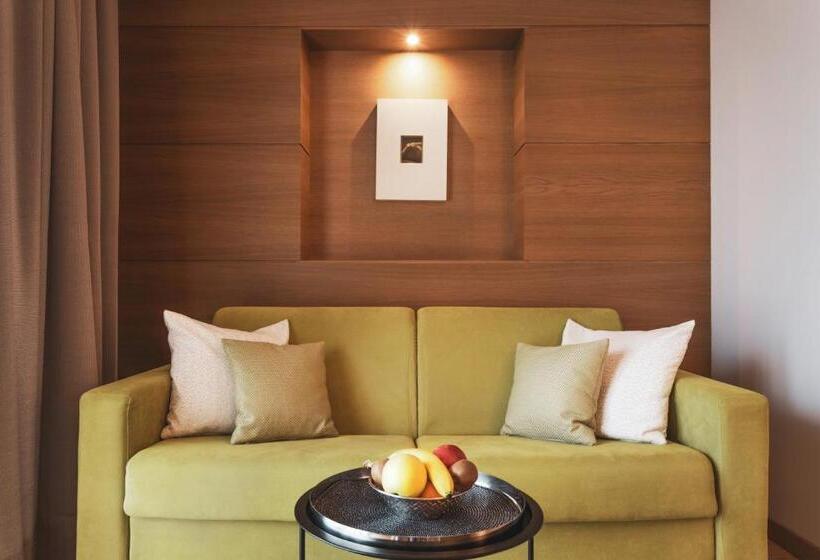 سوییت, Art & Design Hotel Napura