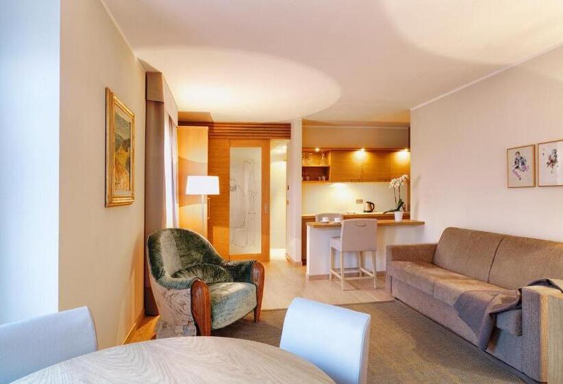 سوییت سوپریور, Art & Design Hotel Napura