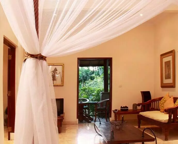 ویلای 3 خوابه, Villa Lalu