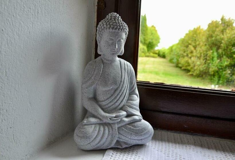 スタンダードルーム, Isis Et Horus Ressourcement