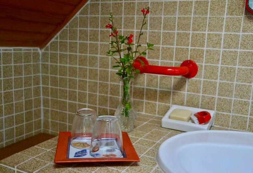 キングサイズベッドのスタンダードルーム, Isis Et Horus Ressourcement