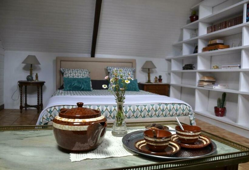 キングサイズベッドのスタンダードルーム, Isis Et Horus Ressourcement