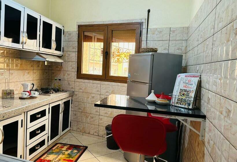 اتاق استاندارد, The Best Stop