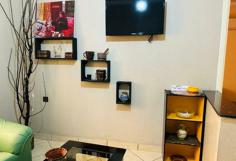 اتاق استاندارد, The Best Stop