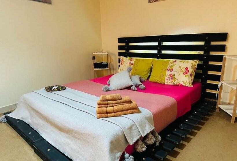 اتاق استاندارد, The Best Stop