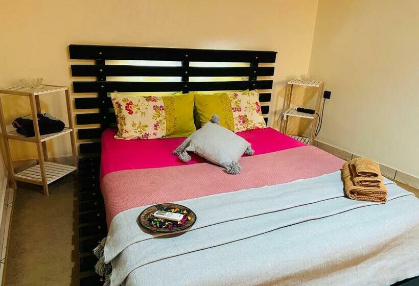 اتاق استاندارد, The Best Stop