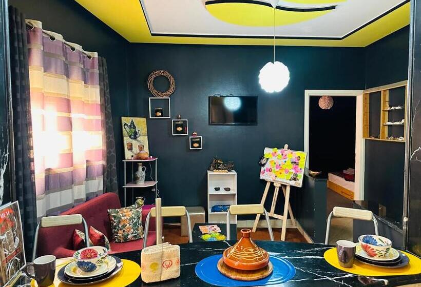 اتاق عادی, The Best Stop