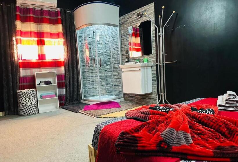 اتاق استاندارد, The Best Stop