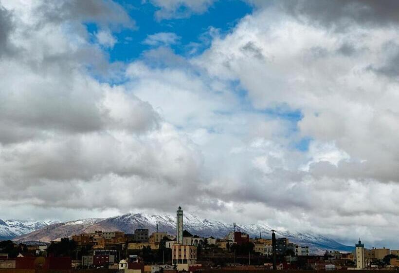 اتاق عادی, The Best Stop