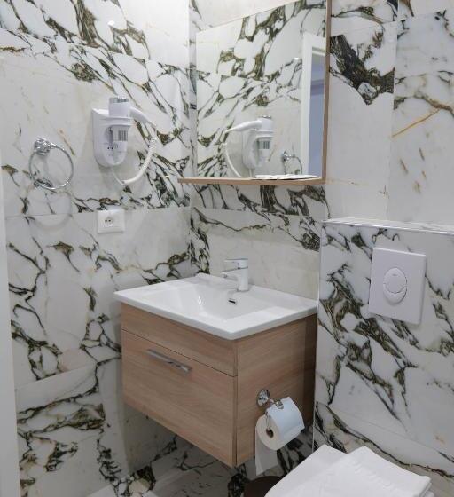 غرفة ديلوكس ثلاثية, Rumani 3 Islands