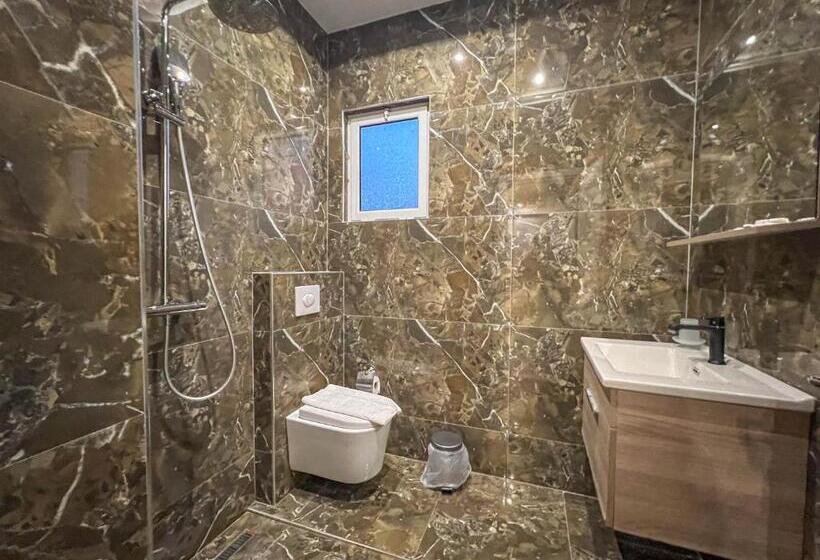 غرفة ديلوكس مطلّة علي البحر مزوَّدة بشُرفة, Rumani 3 Islands