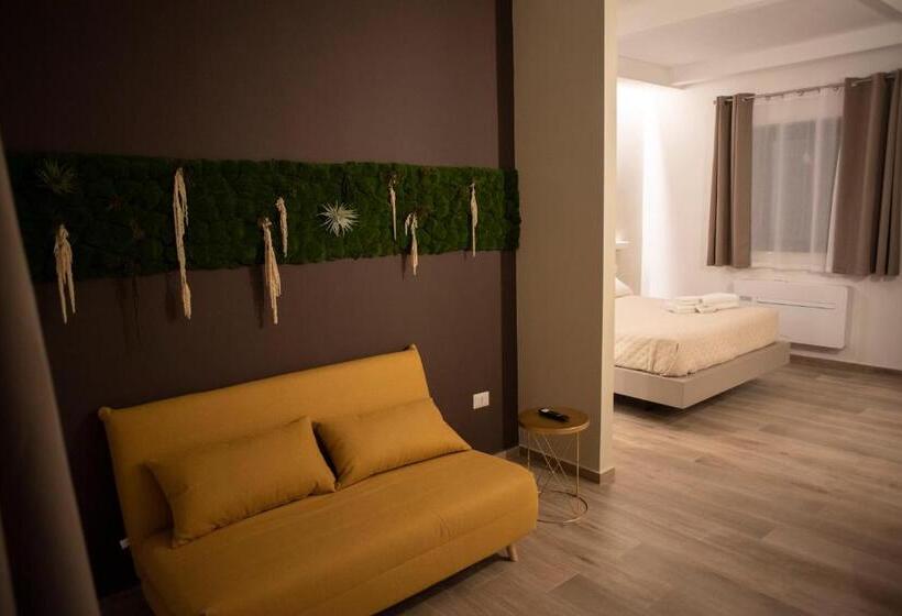 اتاق لوکس خانوادگی, House Room Civico 56