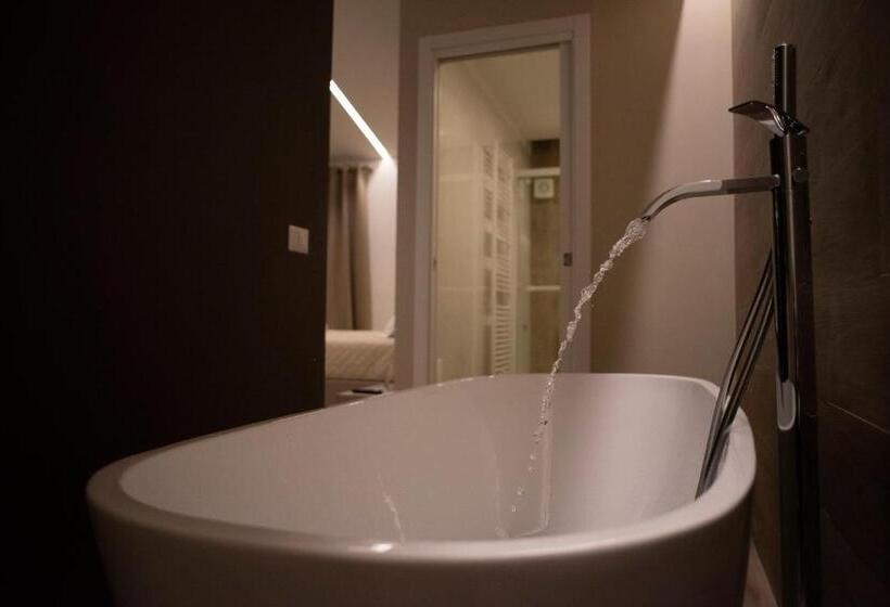 سوییت خانوادگی, House Room Civico 56