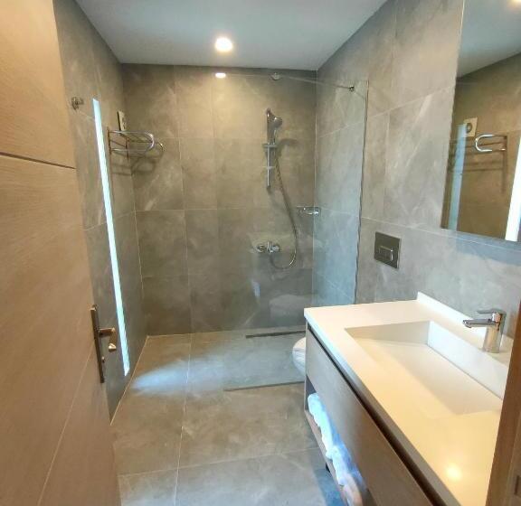 スタンダードルーム, Yalinn Boutique