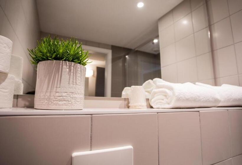 四人标准间, Oneloft