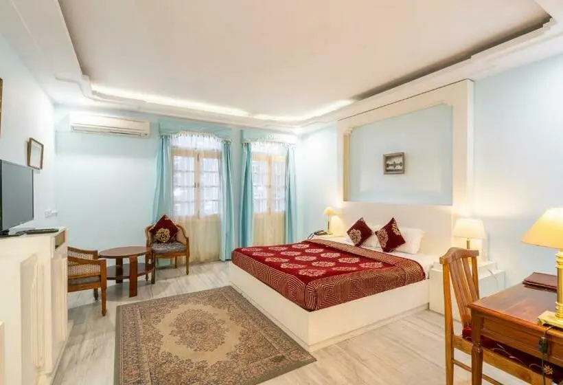 اتاق لوکس, Woodville Palace