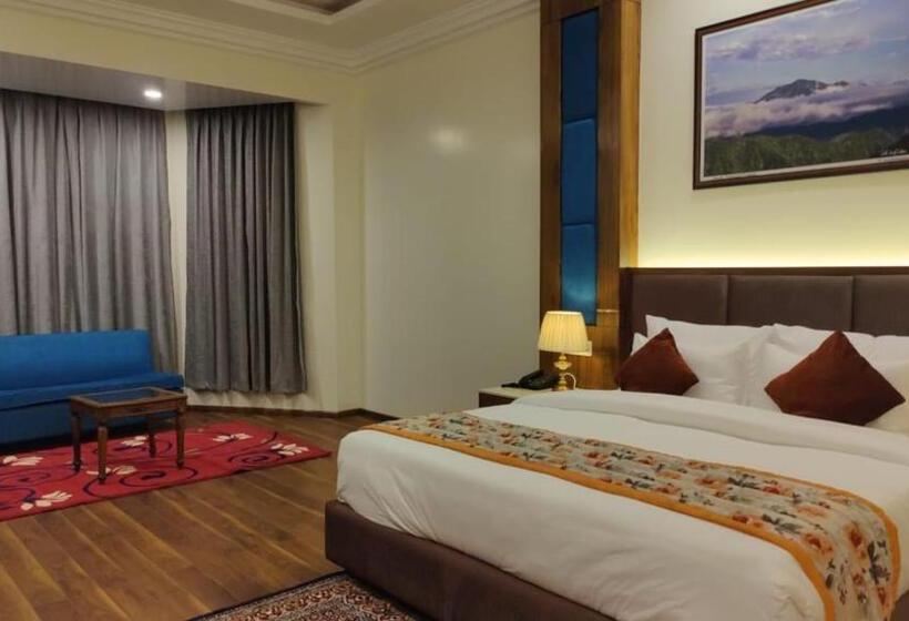 수피리어 룸, Woodville Palace