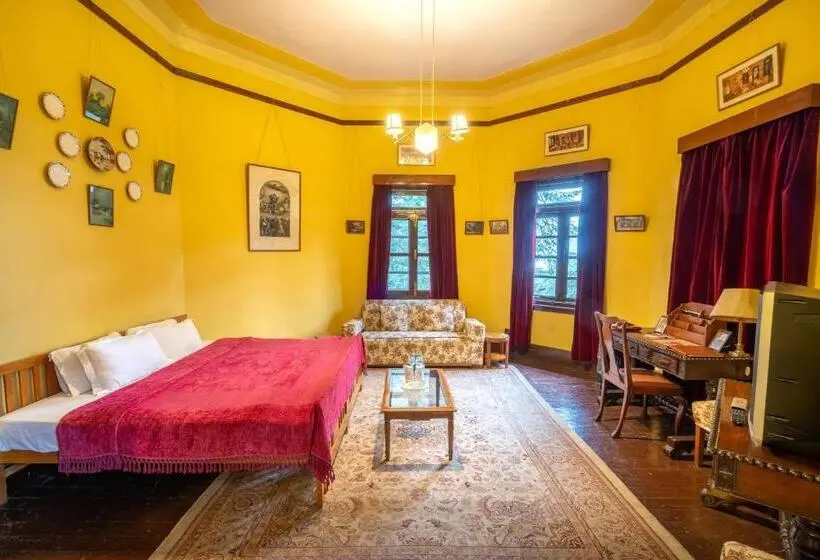 سوئیت پرزیدنت, Woodville Palace