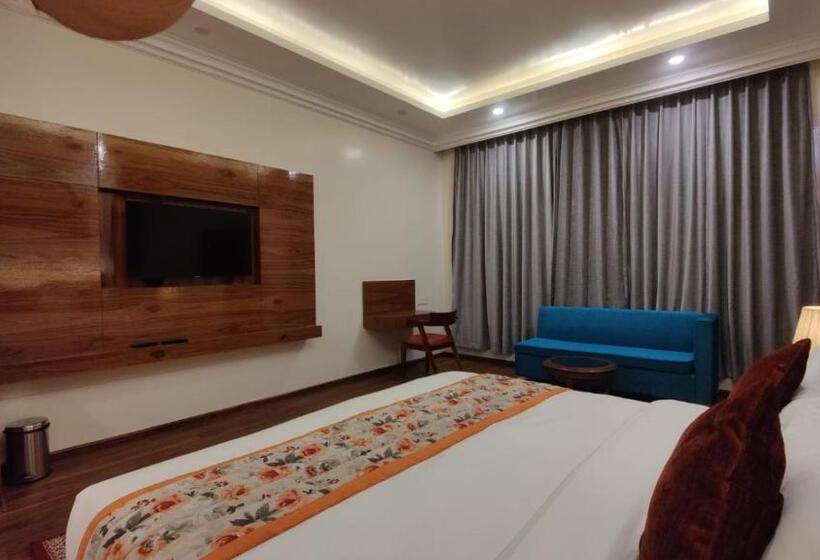 高级大房间, Woodville Palace