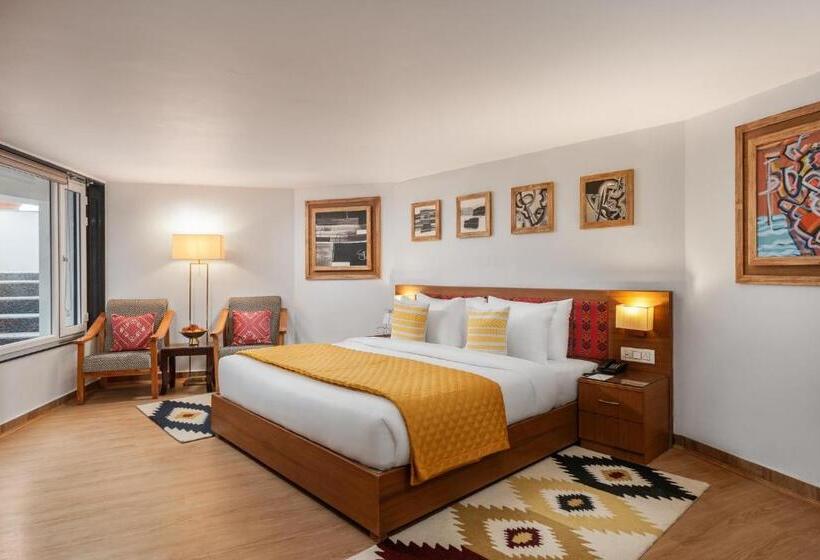 带大床的高级房间, Tree Of Life Eila Art Hotel, Manali