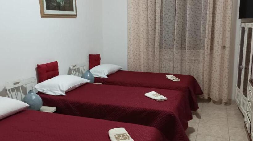 带花园景观的标准三人间, B&b Casa Nisi