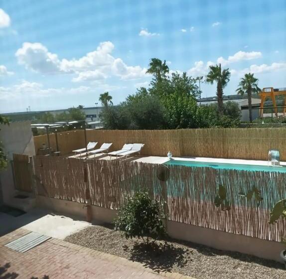 带泳池的标准三人间, B&b Casa Nisi