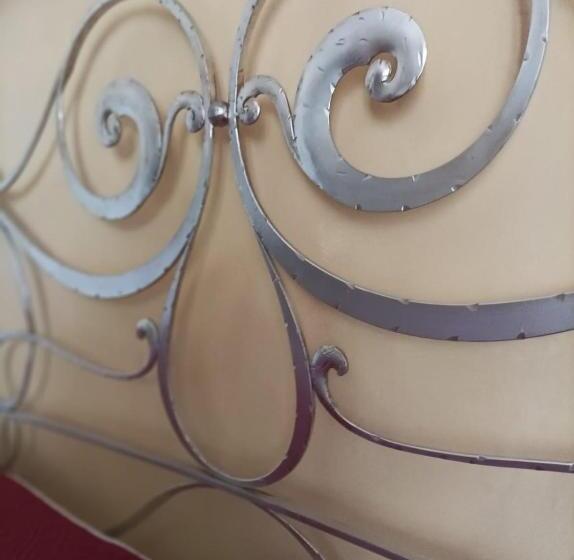 带泳池的标准三人间, B&b Casa Nisi