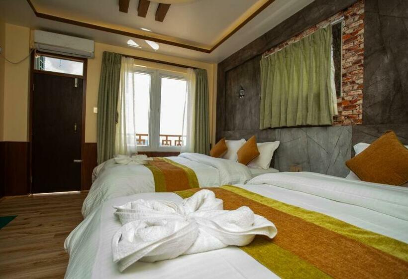 Deluxe Room, Gauri Shankar Hotel Nagarkot