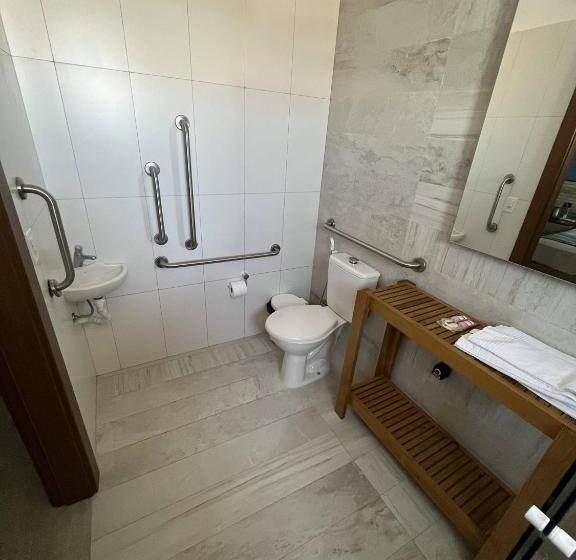 Номер Стандарт Адаптированный для Инвалидов, Golden Towers