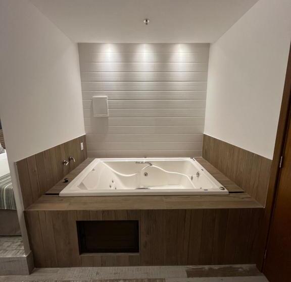 Номер Deluxe, Golden Towers