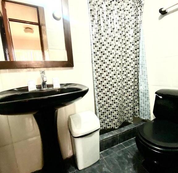 اتاق استاندارد سه نفره, Plaza Teatro