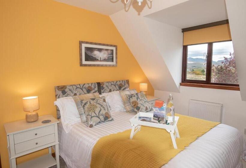 חדר משפחתי נוף להרים, Innes House Bed & Breakfast