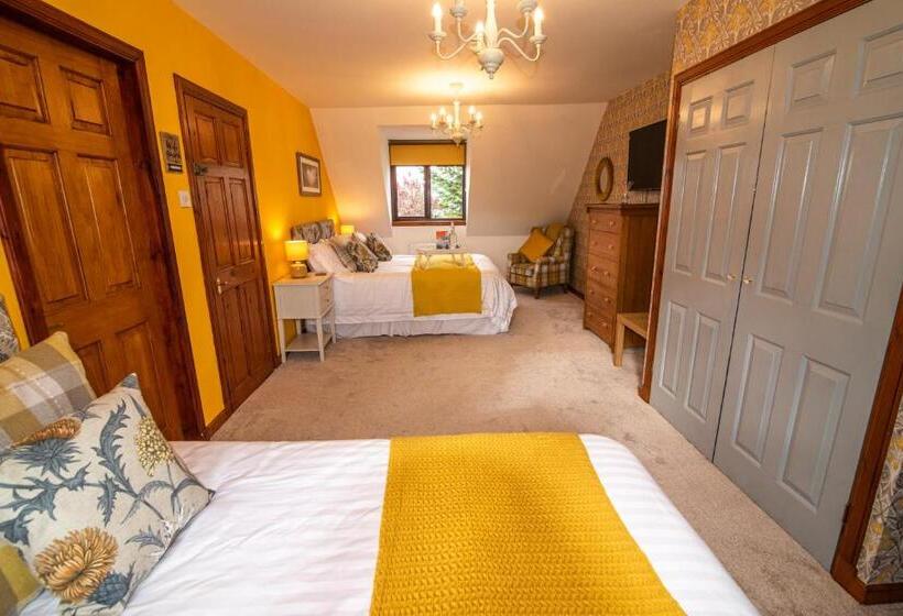 חדר משפחתי נוף להרים, Innes House Bed & Breakfast