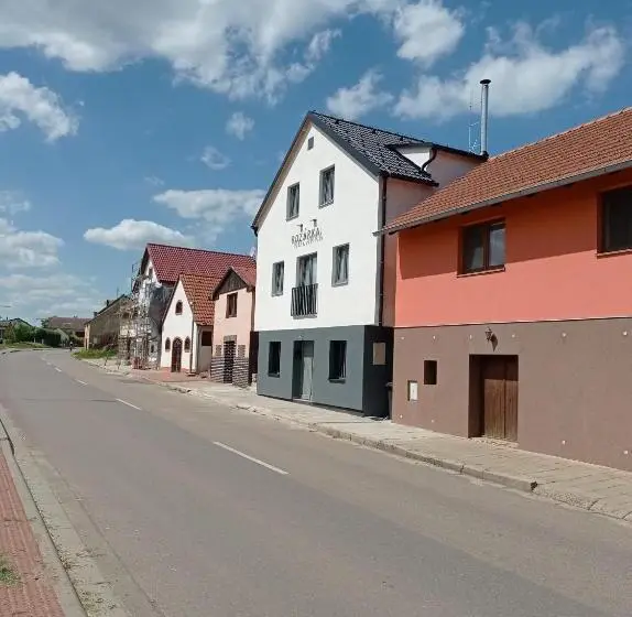 １ベッドルームハウス, Vinný Sklep Rozárka