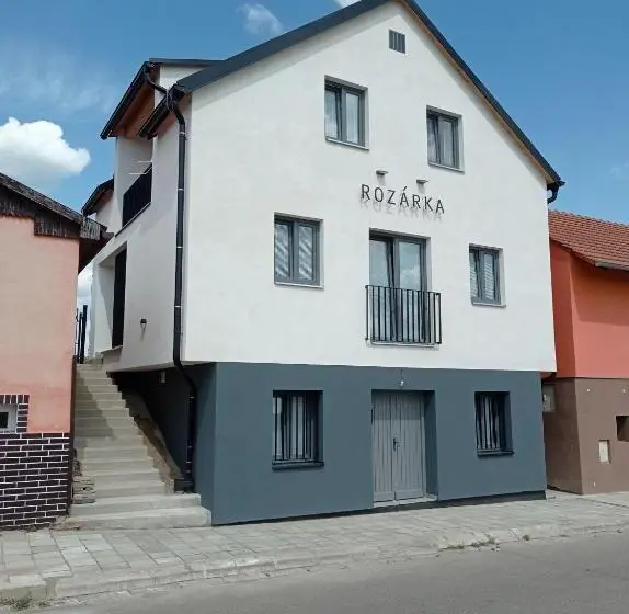 １ベッドルームハウス, Vinný Sklep Rozárka