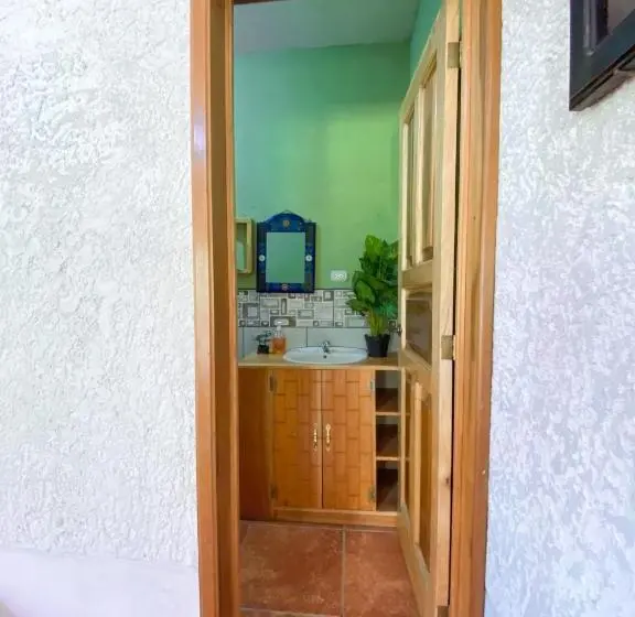 اتاق استاندارد سه نفره, El Mirador De Tansu