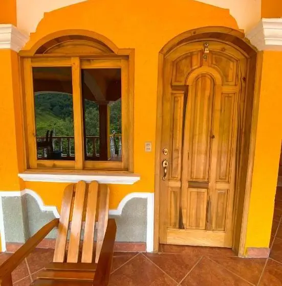 اتاق ساده سه‌ نفره, El Mirador De Tansu