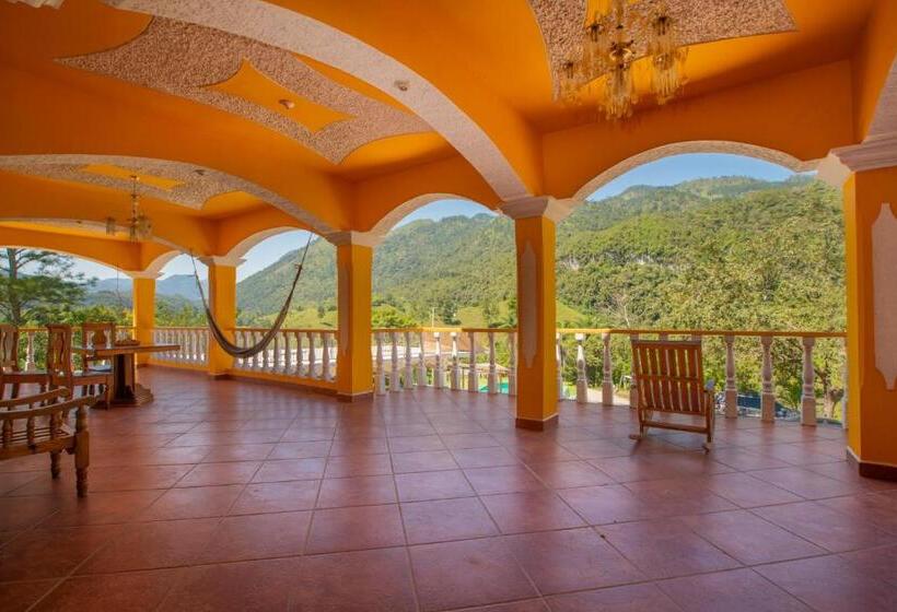 اتاق ساده سه نفره, El Mirador De Tansu