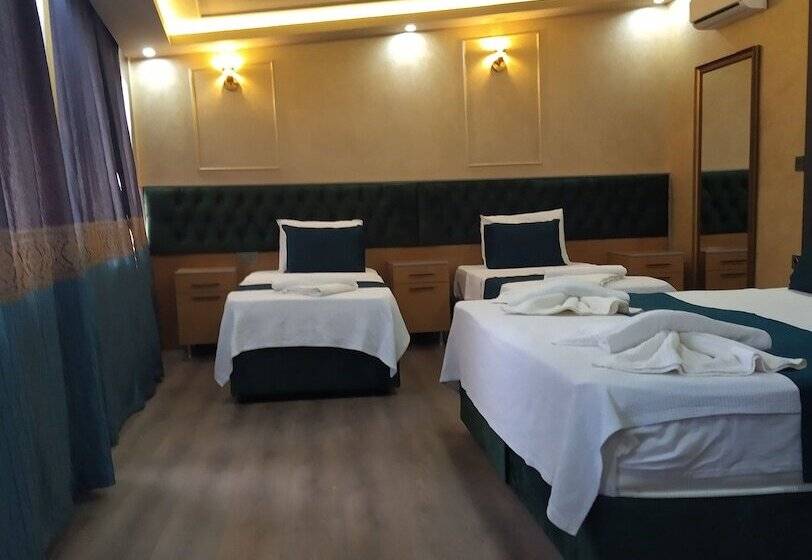 ファミリールーム, The Moss