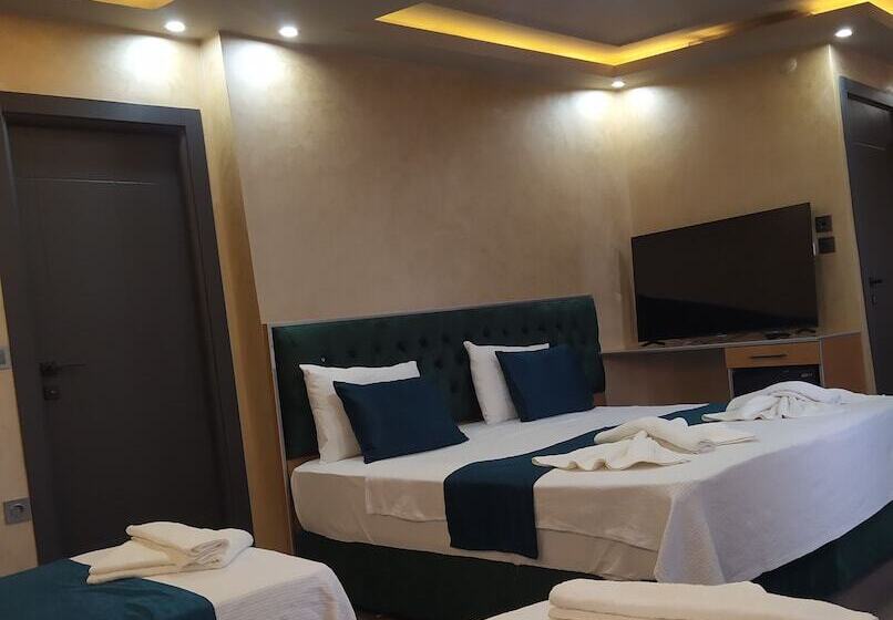 ファミリールーム, The Moss