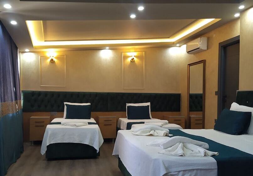 ファミリールーム, The Moss