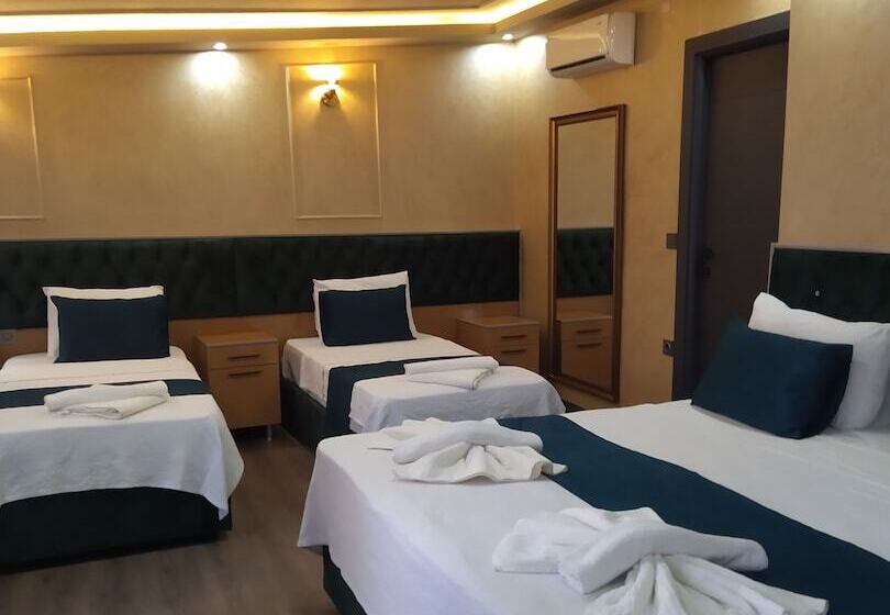 ファミリールーム, The Moss