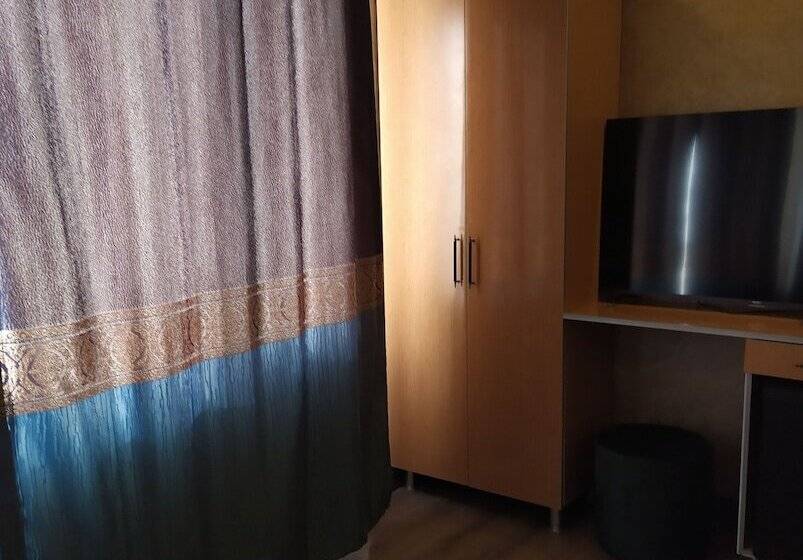 ファミリールーム, The Moss