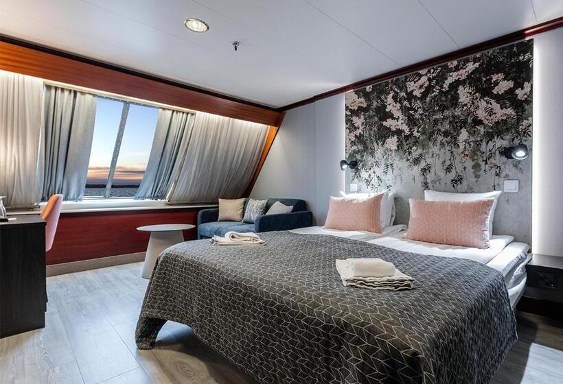 프리미엄 룸 측면 바다 전망, Viking Line Ferry Gabriella   One Way Journey From Stockholm To Helsinki