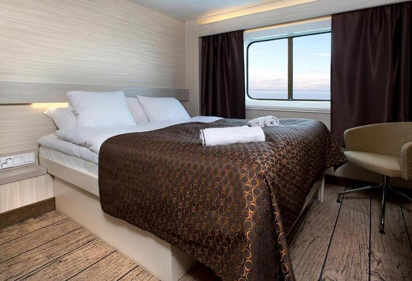 프리미엄 룸 측면 바다 전망, Viking Line Ferry Gabriella   One Way Journey From Stockholm To Helsinki
