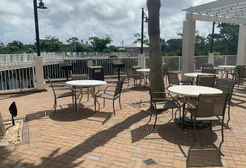 Семейный Номер, 1717 Laketown Wharf 1 King Bedroom, 2 Bath