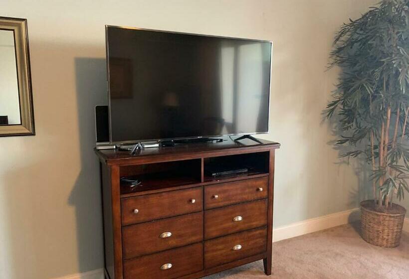 패밀리 룸, 1717 Laketown Wharf 1 King Bedroom, 2 Bath