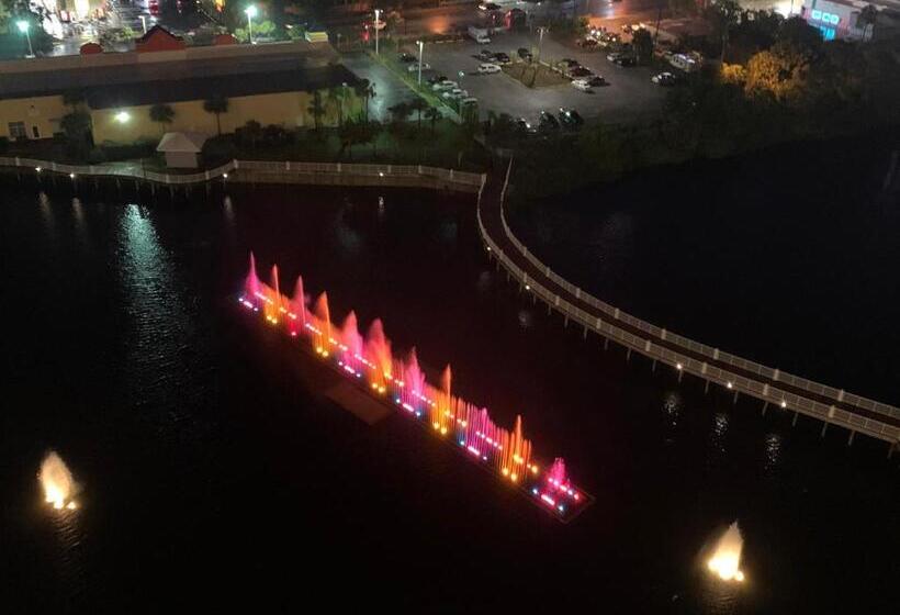 패밀리 룸, 1717 Laketown Wharf 1 King Bedroom, 2 Bath