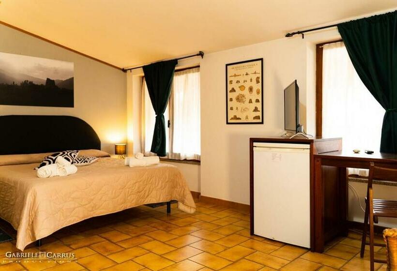 חדר קלאסי לשלושה, Murahera Guest House