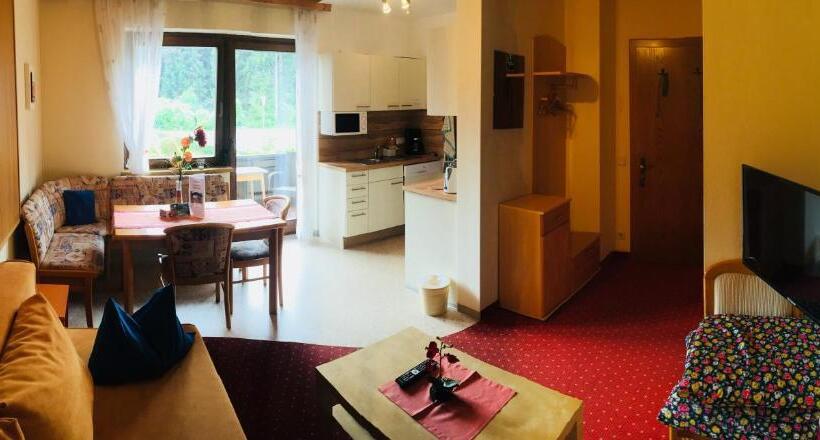 דירה בת חדר שינה 1 עם מרפסת, Pension Mühlenheim